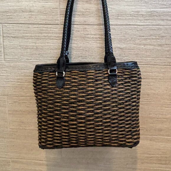 👜Brighton Woven Shoulder Bag Braided Leather Handles Black Tan Bucket - Picture 5 of 10
